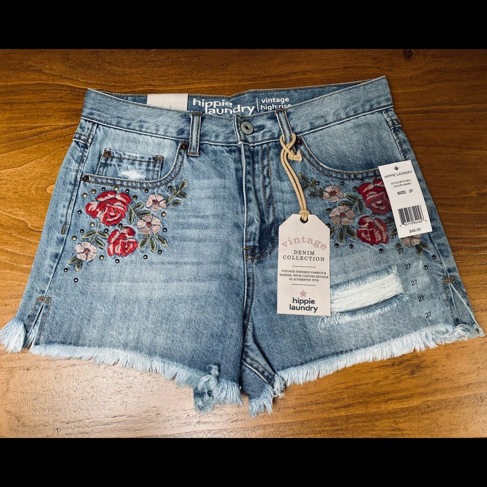 Hippie Laundry size 27 shorts.
